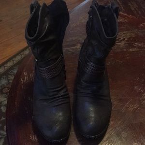 Brown Patrizia Boot with braided straps.